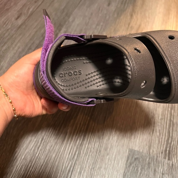 CROCS Brown Comfort Sandals with Adjustable Straps - Picture 9 of 9